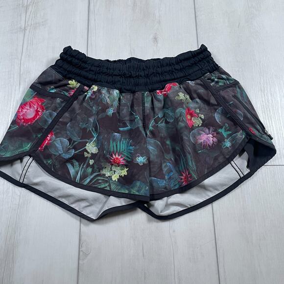 Lululemon Tracker Shorts Size 4 Floral Black Running Workout Mid Rise - Picture 1 of 8